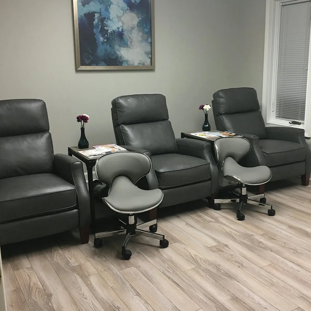 Savvy Salon: Waterless Medi-Pedi & Nail Spa in Atlanta