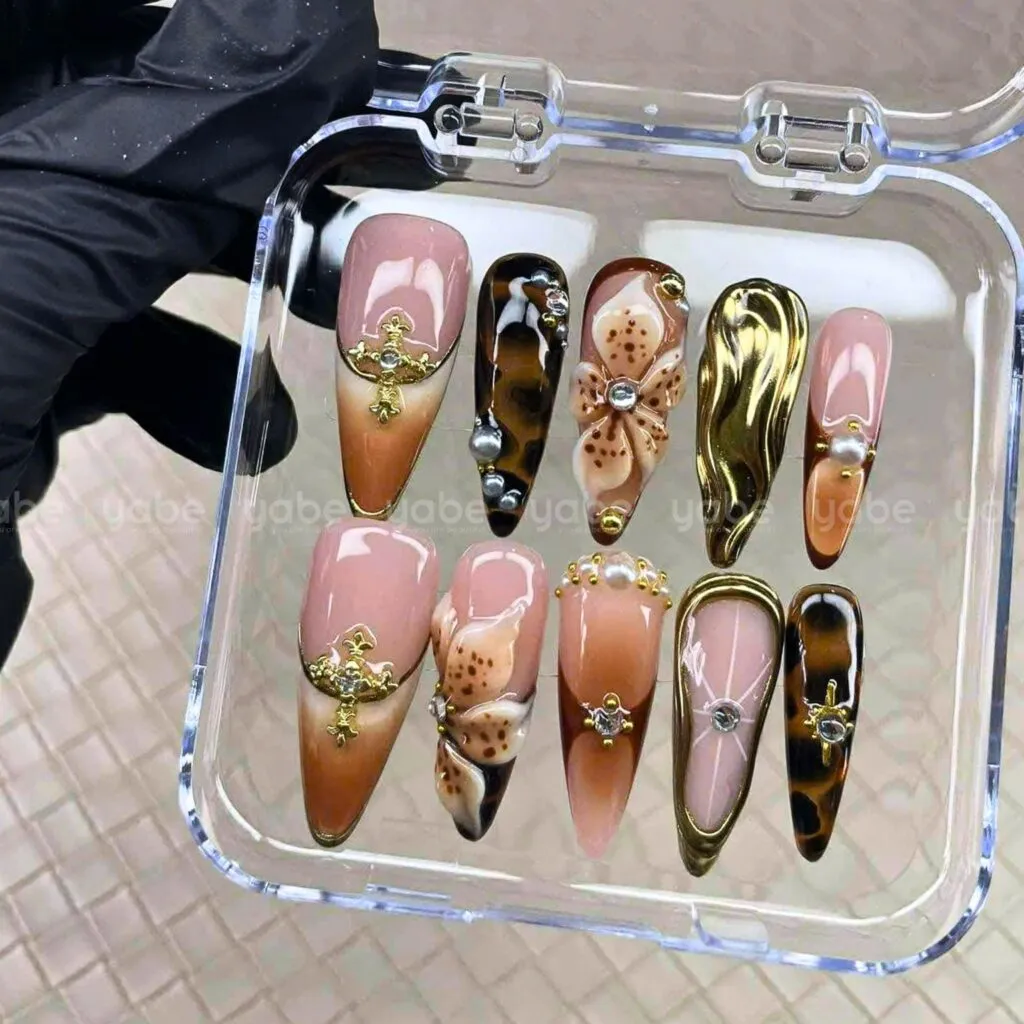 Yabe Press‑On Nails: Wholesale Supplier Connecting Design and Salon Service Yabe Press‑On Nails: Wholesale Supplier Connecting Design and Salon Service